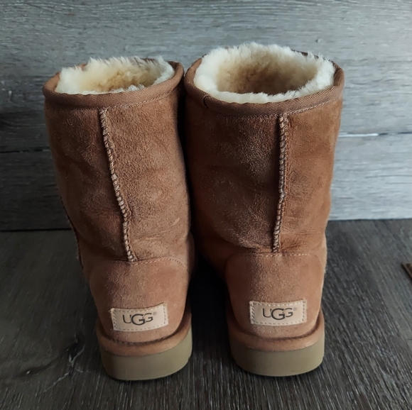 Ugg Classic Short II Winter Boot - Chestnut - Size 7 - Picture 5 of 11